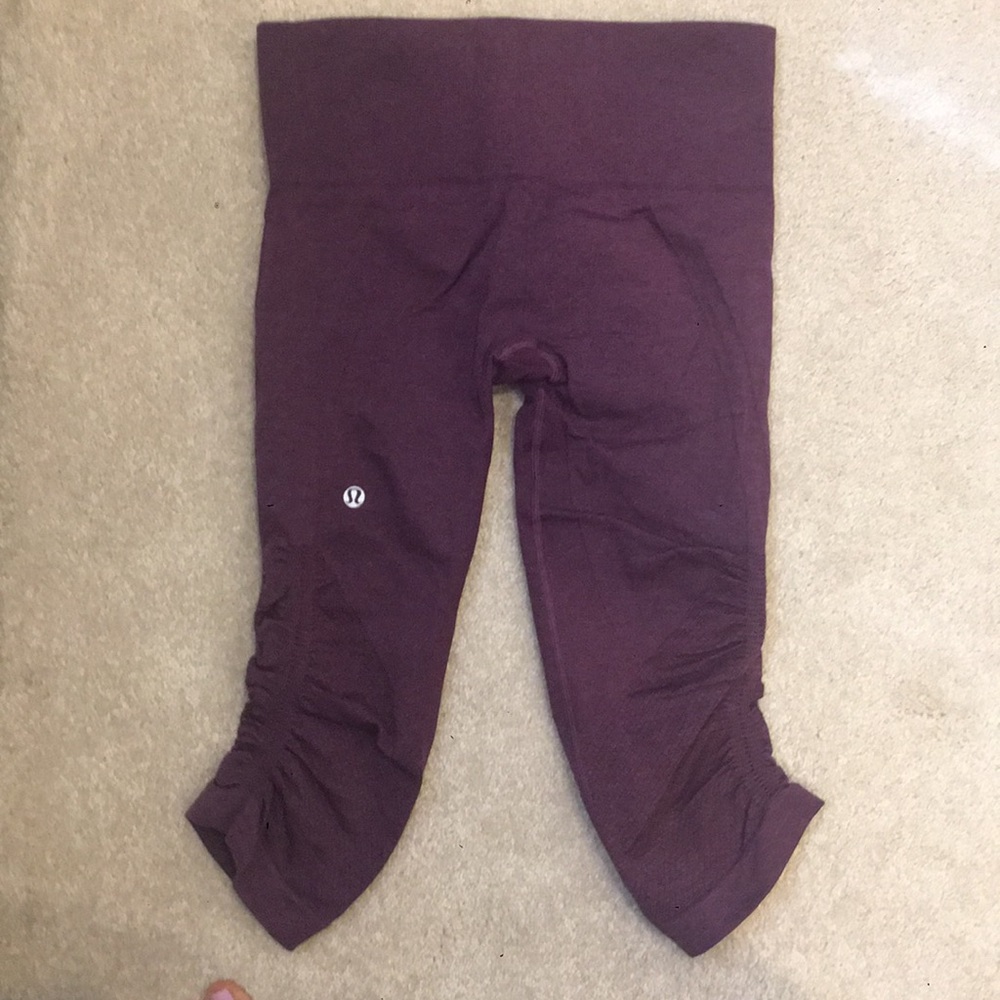 LULULEMON flow & go ruched crop legging - Mulberry - Picture 2 of 3